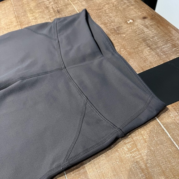 Fabletics Crop Leggings - Picture 3 of 8